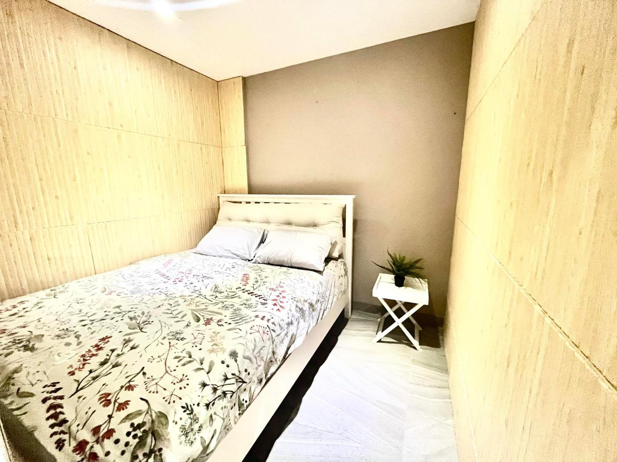 A Lovely House Next To A Scenic And Lively Homestay Sydney